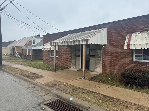 512 Chestnut St APT B, Springdale, PA 15144