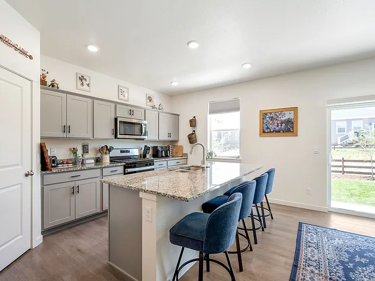 2757 Wren Dr — Photo 5