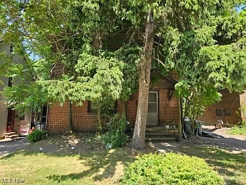 1921 Taylor Rd photo 1