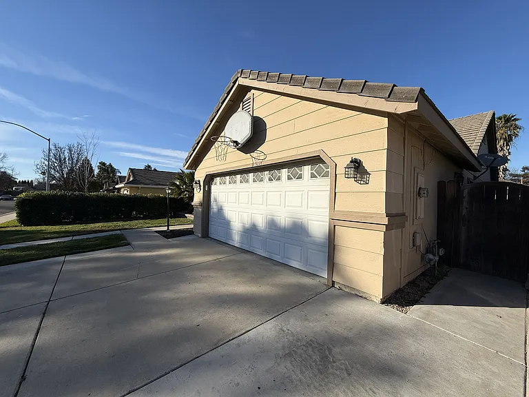 4817 Devereaux Way — Photo 2
