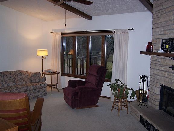 3rd image of 604 Tanglewood Dr