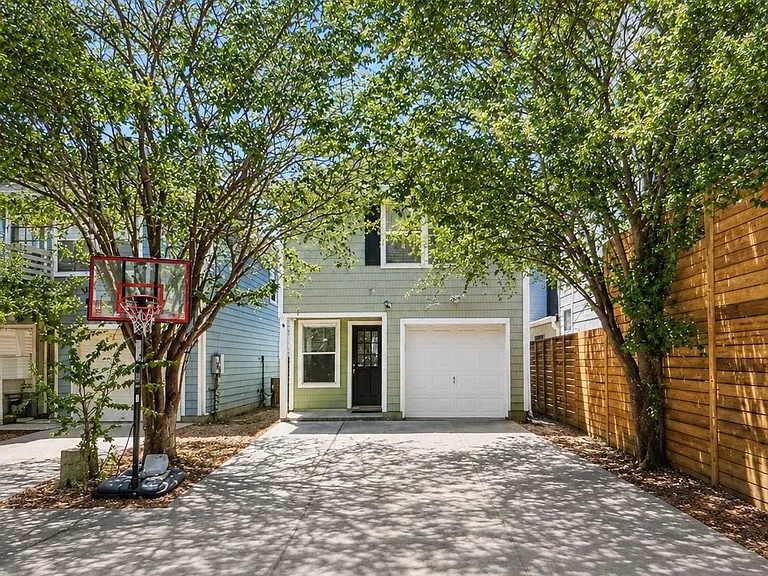 1208 Andrews St — Photo 10