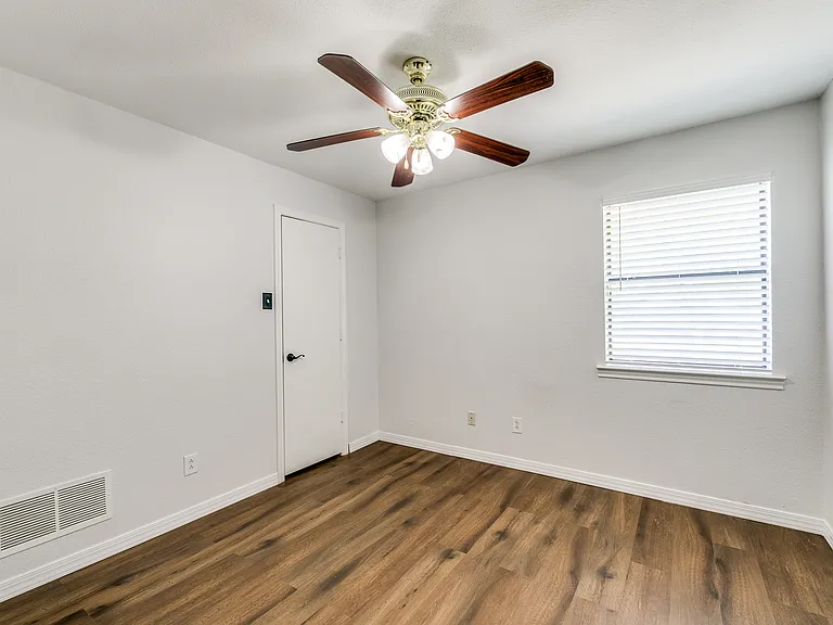 6611 Mimms Dr — Photo 21