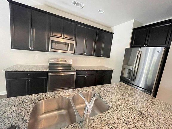 3rd image of 1526 Brookmere Way