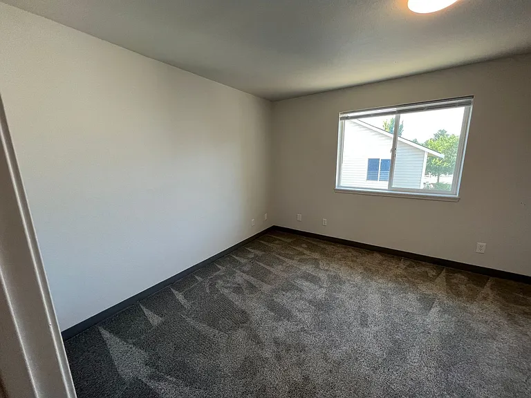 806 E White Birch Ave — Photo 7