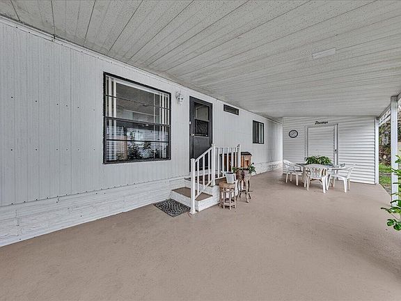 5th image of 252 NW 53rd Court