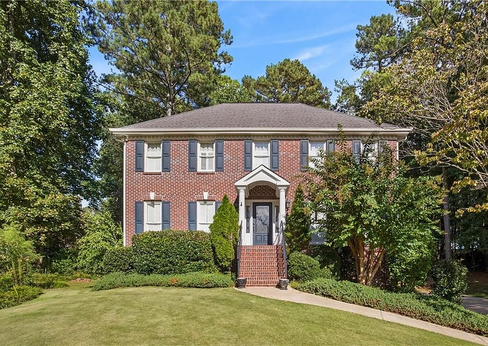 1st image of 913 Pinehurst Cv