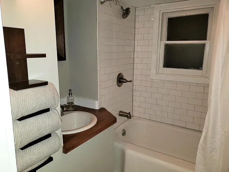 1st floor full bathroom