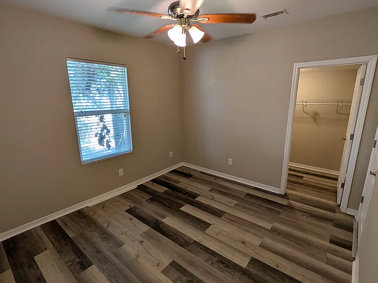 601 W Warren Ave #1/2 — Photo 11