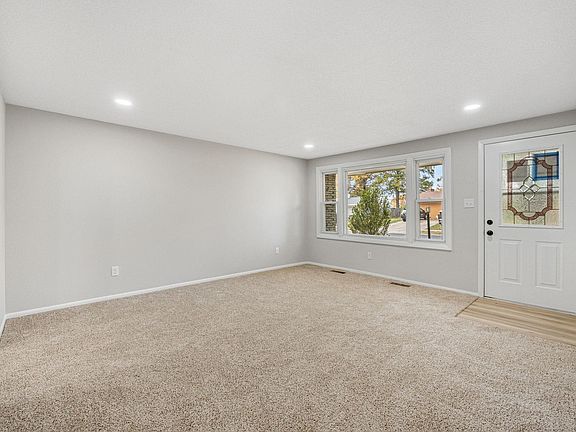 4th image of 2622 Forest Valley Dr