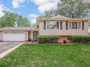 18854 Queens Rd, Homewood, IL 60430