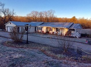 3103 Calhoun Dr, Godfrey, IL 62035