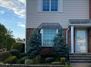 4 E Augusta Ave, Staten Island, NY 10308