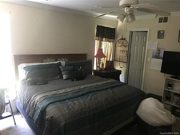 4th image of 713 Erinbrook Ct