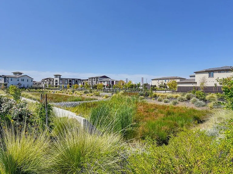 3008 Lone Silo Ave — Photo 10
