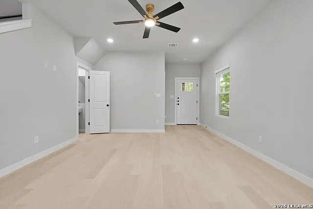 521 Dakota St #101 — Photo 3