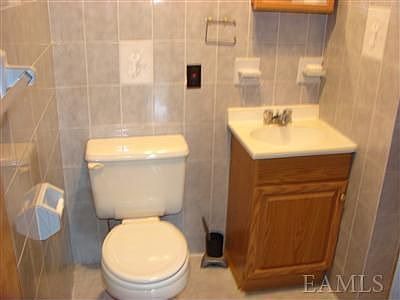 4th image of 286 Buttrick Ave