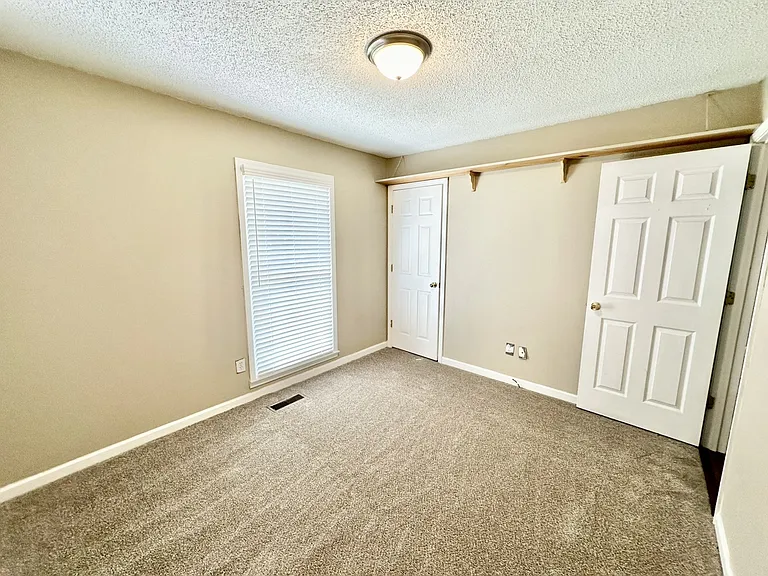 120 Southern Hills Cir — Photo 42