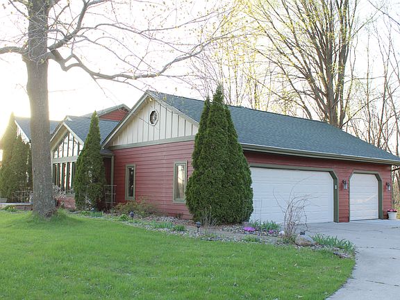 Attached 3 car garage