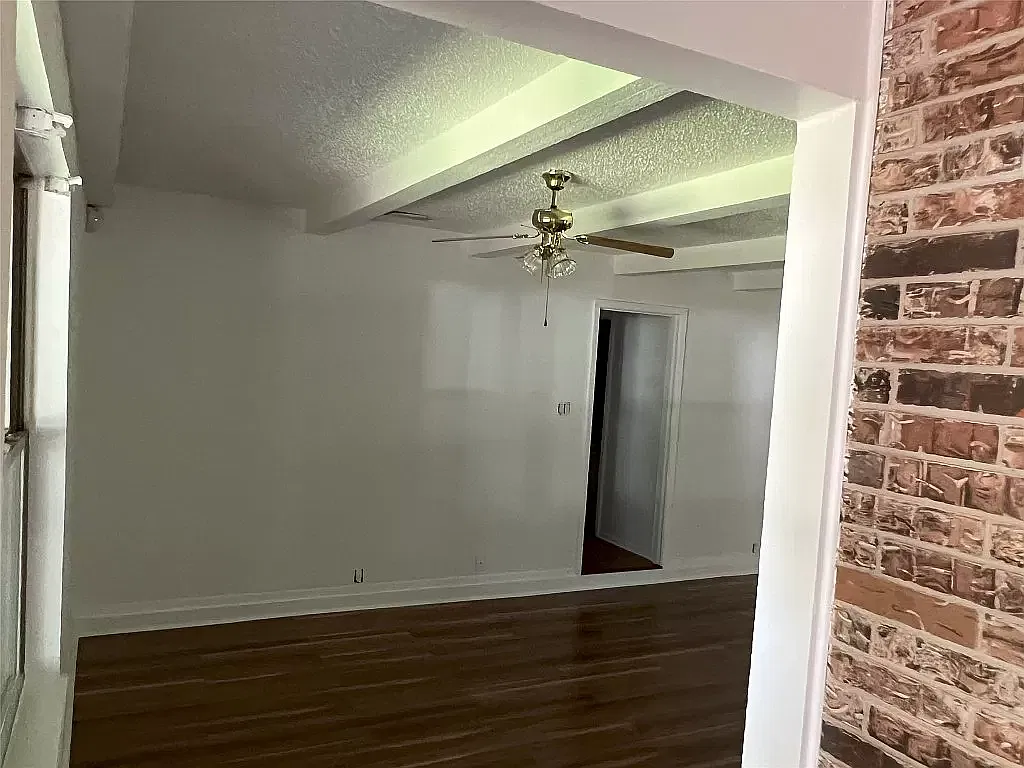 3 bed, 1300 sqft, $1,399 — Photo 3