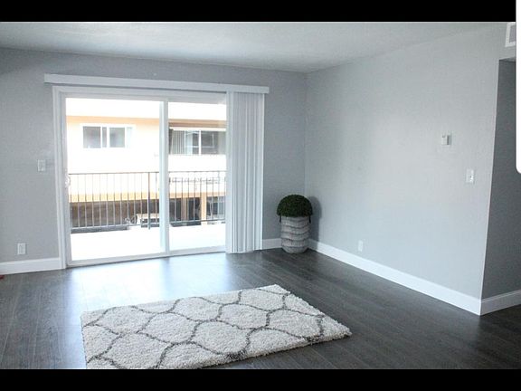 4th image of 1442 Gordon St