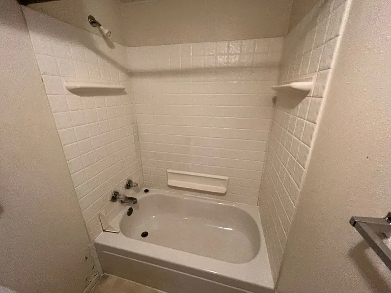 221-223 E Sunset Dr. — Photo 22