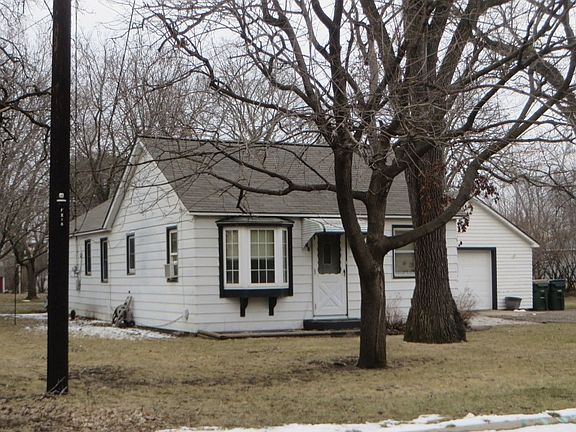 3rd image of 218 1st Ave N