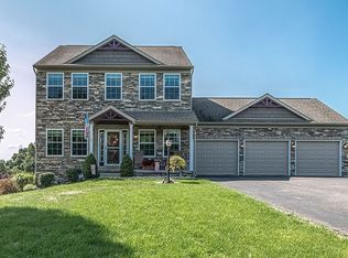 206 Ashton Ct, Mars, PA 16046