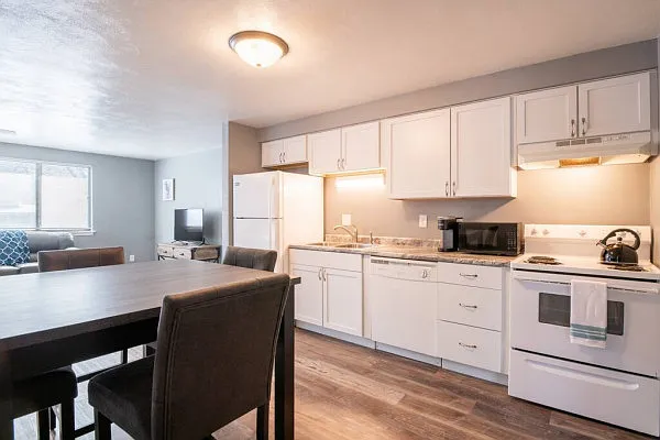 2 bed, 1.5 bath, 1000 sqft, $1,799 — Photo 4