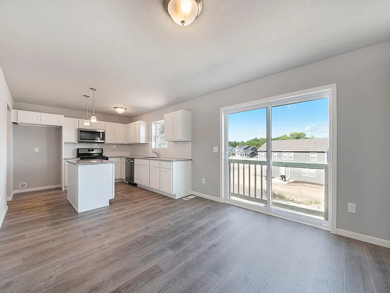 1625 Carolyn Dr — Photo 3