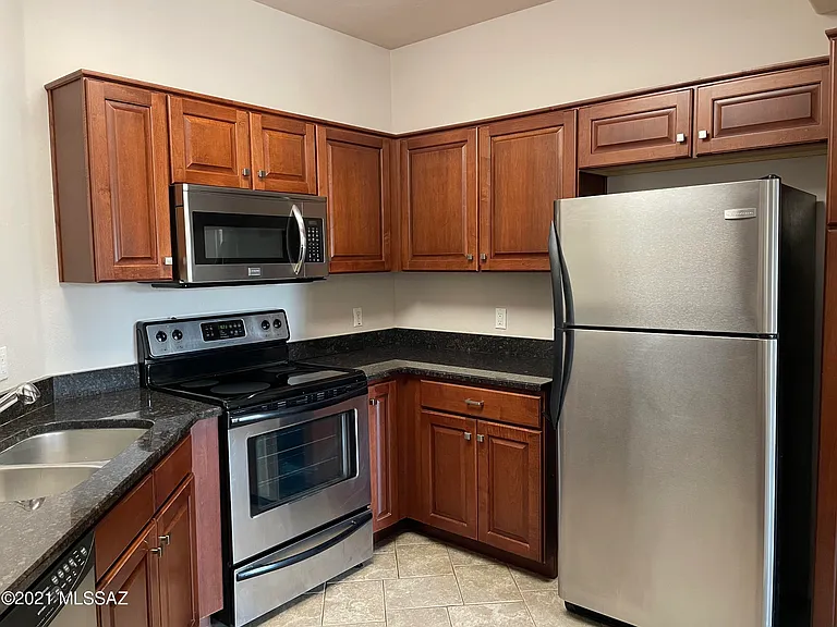 2550 E River Rd #3203 — Photo 3