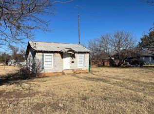 705 E Williams St, Archer City, TX 76351