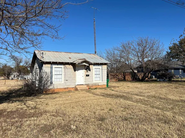 705 E Williams St, Archer City, TX 76351