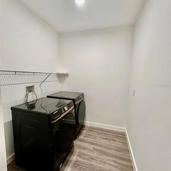 1954 Freedom Dr — Photo 18