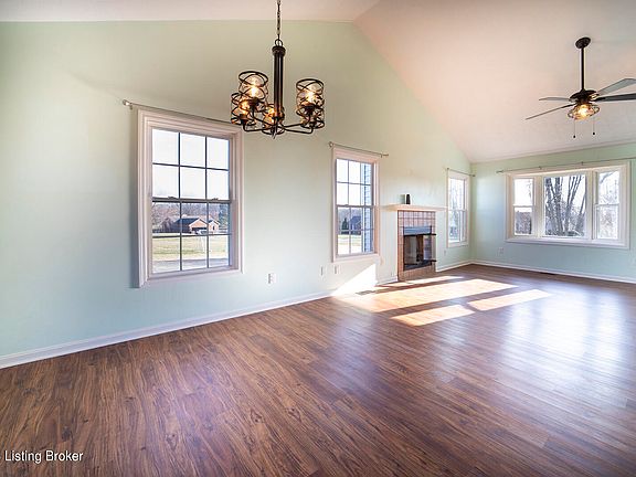 5th image of 433 Meadow Lake Dr