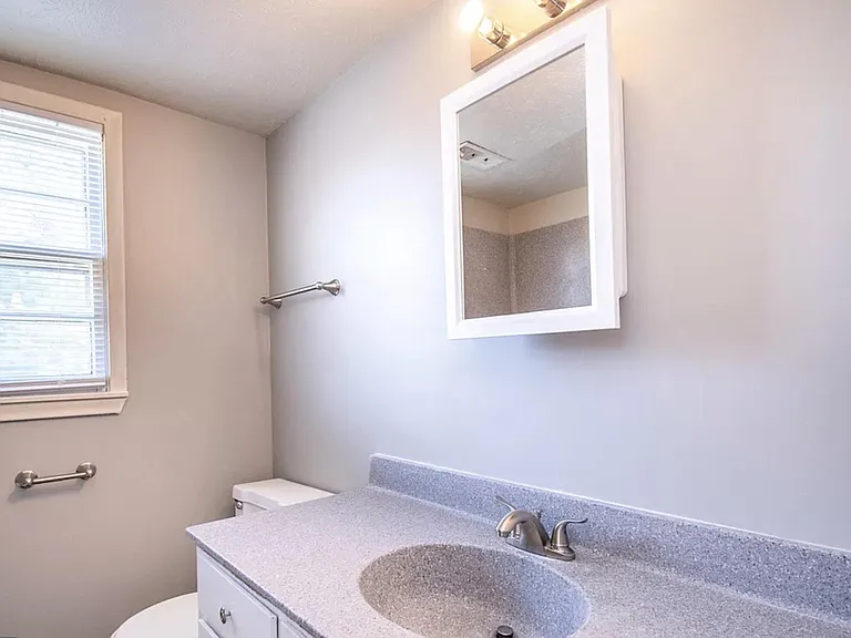 505 Wilshire Dr #12 — Photo 12