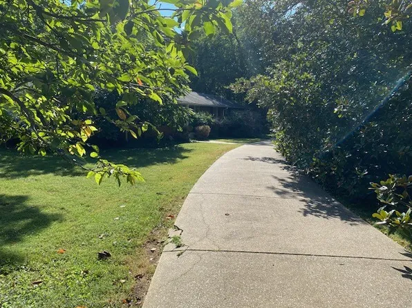 1501 Harding Pl, Nashville, TN 37215