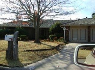 5914 NW Lincoln Ave, Lawton, OK 73505