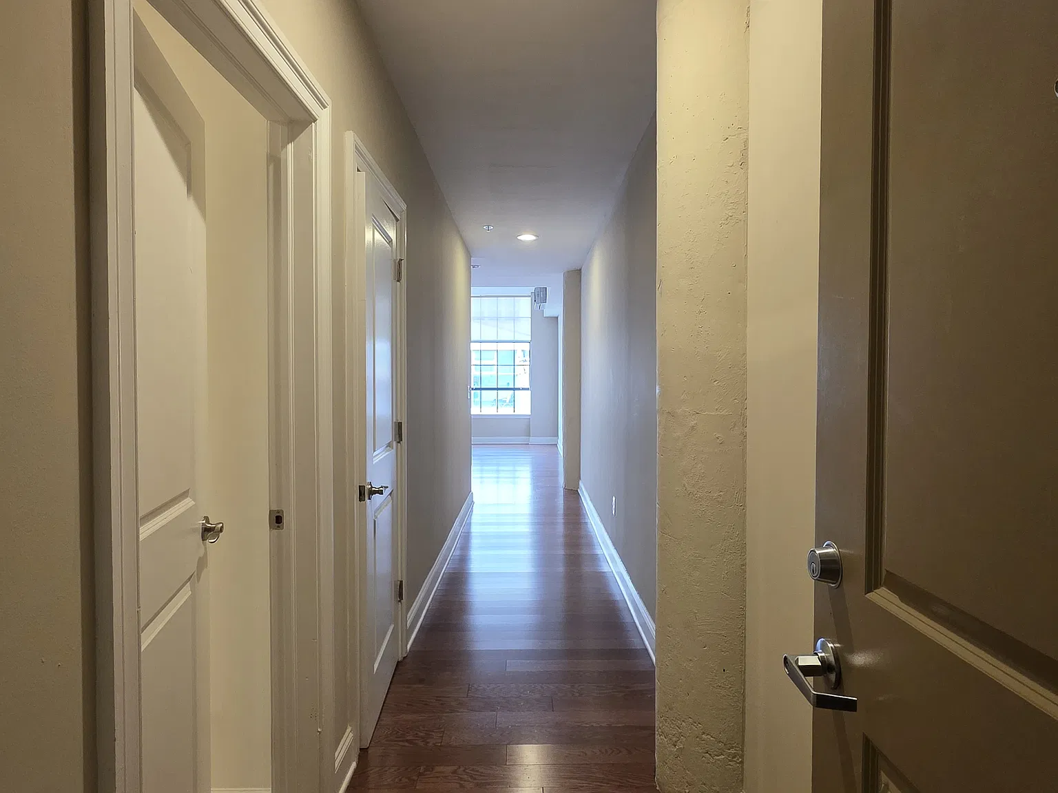 1 bed, 888 sqft, $1,795 — Photo 2