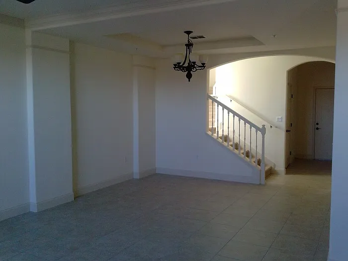 4 bed, 3.5 bath, 2032 sqft, $1,900 — Photo 3