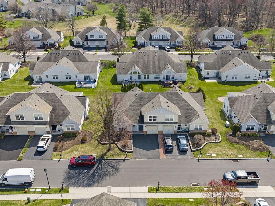 1st image of 15 Lady Slipper Ln