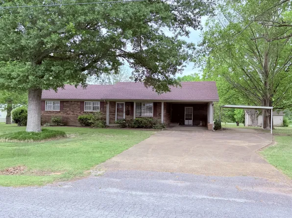 360 General Forrest Dr, Bruceton, TN 38317