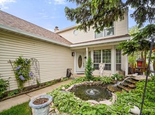 1837 Grosse Pointe Cir, Hanover Park, IL 60133