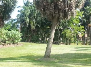 8 Southwest St, Davie, FL 33325