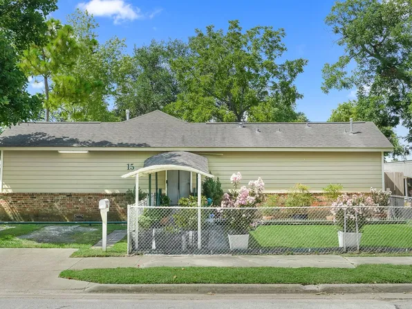 15 E Sterling St, Baytown, TX 77520
