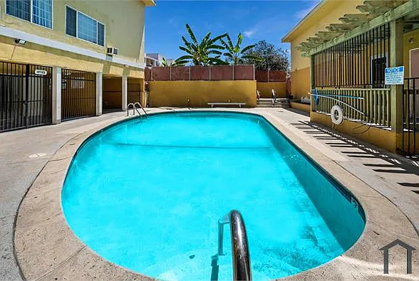 4333 Dawson Ave — Photo 2
