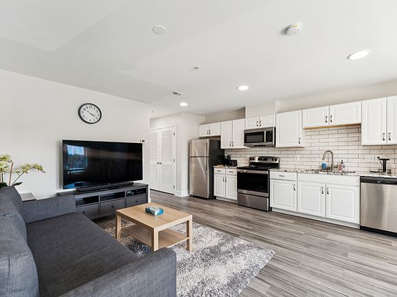 4th image of 19500 Village Walk Dr Unit 1-201