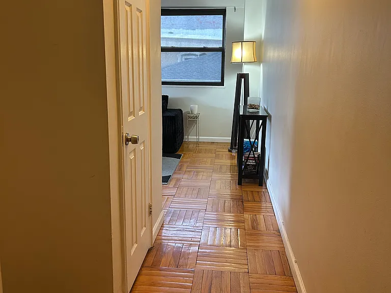 6515 Boulevard East — Photo 4