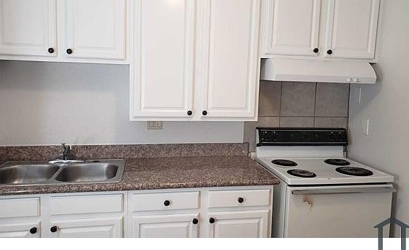 4th image of 3407 68th Ave #B