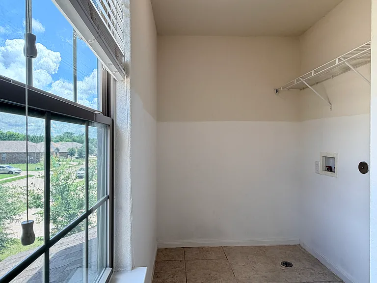 140 Collin St — Photo 19